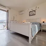 Couette-café Garda Doma 3*